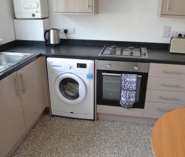 4 bedroom terraced house to rent - Photo 1