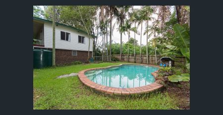 Spacious 3-Bedroom Home with Pool in the Heart of Mitchelton - Photo 4