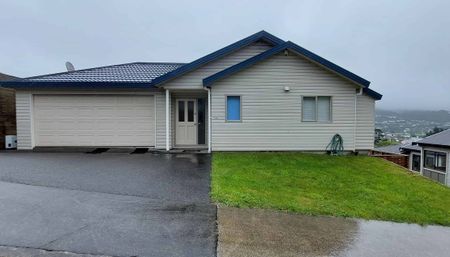Charming 4BR Home in Johnsonville - Photo 4