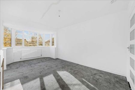 Queens Keep, Twickenham, TW1 - Photo 2