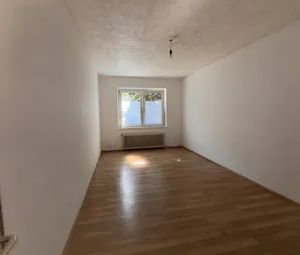 Gepflegte 2-Zimmer Wohnung, 80m², EG, 1100 Wien, Miete EUR1.000,- - Photo 1