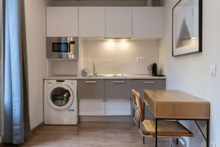 Calle del Carmen, Madrid, Community of Madrid 28013 - Foto 4