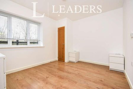 Eastfield Stables, Elsenham, CM24 - Photo 4