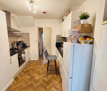 Room in a Shared House, Lansdowne Road, E11 - Photo 2