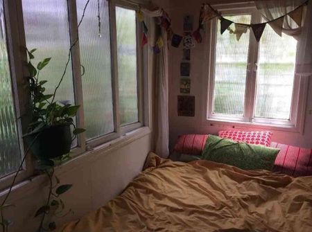 Highgate Hill - Photo 4