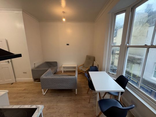 Room in a Shared House, Bedford Place, BN1 - Photo 1