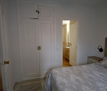 Encantador Piso Reformado en La Carihuela en urbanización con Pisci... - Foto 6