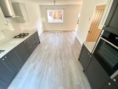 2 bedroom terraced house to rent - Photo 2