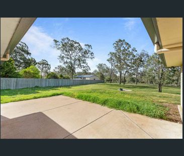 47 Highland Park Road, Meringandan West - Photo 5