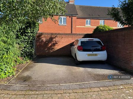 2 bedroom semi-detached house to rent - Photo 5