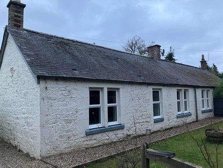 4 Cadgers Path is a charming semi-detached single story rural cottage, situated 1.1 miles from the picturesque village of Tannadice. - Photo 2