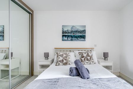 2 Bed Flat, London, SW11 - Photo 5