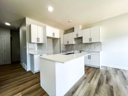 Modern Living Meets Everyday Comfort – New 2 Storey Home - Photo 3