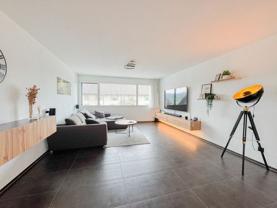 Moderne und charmante 3.5-Zimmerwohnung in ländlicher Umgebung - Photo 1