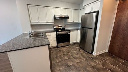 For Lease - 185 Oneida Crescent Unit# LPH10, Richmond Hill, Ontario - Photo 4