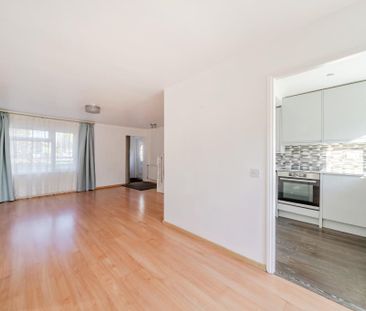 3 bedroom semi-detached house to rent - Photo 6