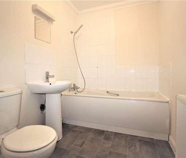 Wrotham Road, Gravesend, DA11 - Photo 5