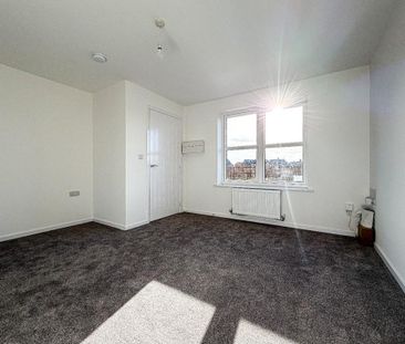 3 bedroom end of terrace house to rent - Photo 1