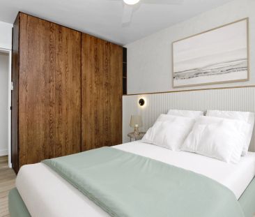 CONTEMPORARY AND RECENTLY RENOVATED - Photo 6