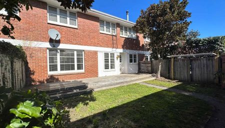 FENDALTON - 3 BEDROOM TOWNHOUSE, LOGBURNER, SINGLE GARAGE - Photo 4