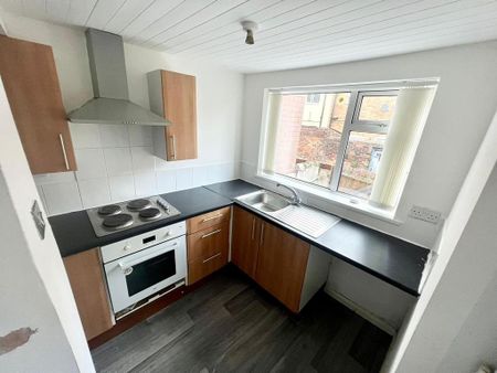 2 bedroom terraced house to rent - Photo 4