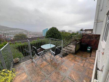 3 bedroom terraced house to rent - Photo 3