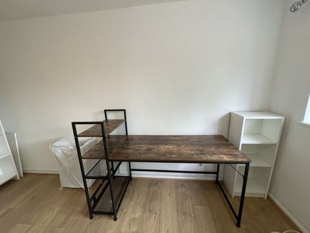 Room in a Shared House, Phoenix Close, E8 - Photo 3