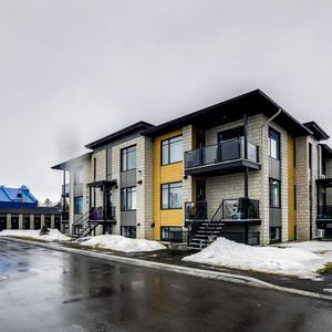 120 Rue Du Maquis (Aylmer) Magnifique Logement De Style Condo à Louer - Photo 2