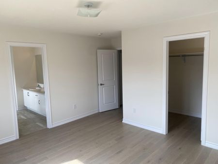 For Lease - 36 Rochester Drive, Barrie, Ontario - Photo 2