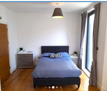 Room in a Shared House, Milner Road, SW19 - Photo 5
