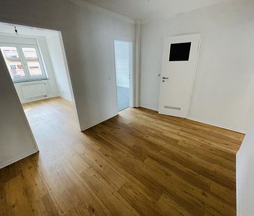 Modernisierte 3 - Zimmer-Wohnung in zentraler Lage! - Photo 1