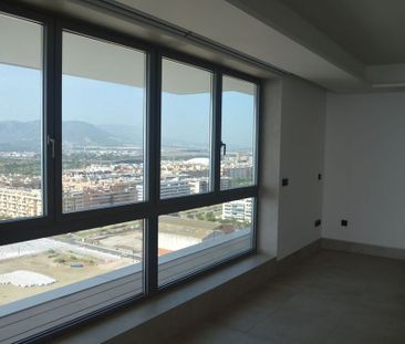 4 bedroom luxury Apartment for rent in Málaga, Andalusia - Photo 4