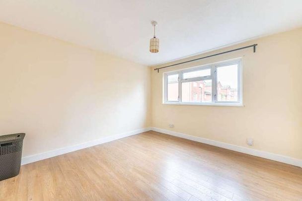 Dimmock Drive, Greenford, UB6 - Photo 1