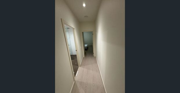 Modern 2 Bedroom 2 Bathroom Split-Level Apartment | Spacious, Convenient & Secure Living! - Photo 1