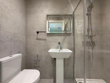 1 bedroom in a house share to rent - Photo 2