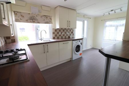 2 Bedroom Park Home To Rent - Photo 5