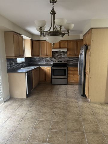 For Lease - 19 Colbeck Crescent, Brampton, Ontario - Photo 4