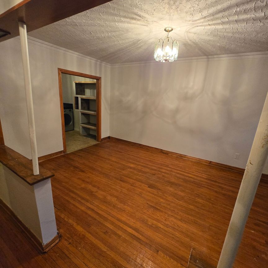 For Lease - 572 Exbury Crescent Unit# Main, Mississauga, Ontario - Photo 1
