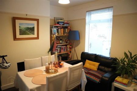 32 Aigburth Park, Belfast, BT4 1PQ - Photo 3