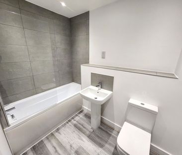 200 Stourbridge Road, Stourbridge, DY9 7BU - Photo 2