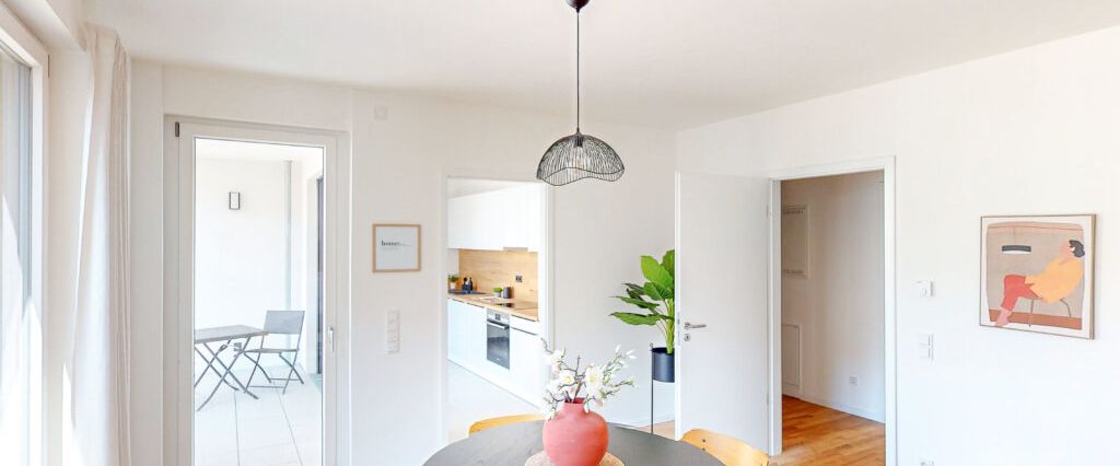 Mietpreisgedämpfte Wohnung! Familienfreundliche 4-Zimmer-Wohnung mit Balkon und zwei Bädern - Photo 1