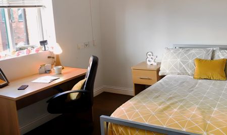 Two bed apartment (shared) - Photo 3