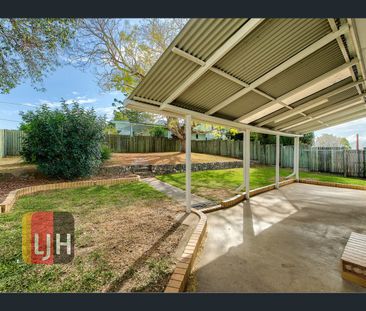 17 Quill Street, Stafford Heights, Qld 4053 - Photo 6