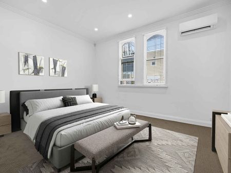 Split Level 3 bedroom Apartment **ACCESS THROUGH COUNCIL PARKING AT REAR** - Photo 3
