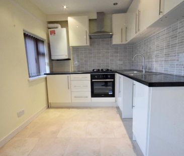 3 bedroom flat to rent - Photo 5