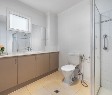 3/22 Tulloch Grove, Glen Waverley VIC 3150 - Apartment For Rent | D... - Photo 3