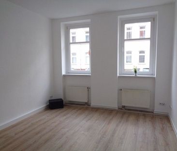 Gießerstraße- 2 Zimmer Wohnung m. EBK und Balkon! - Foto 1