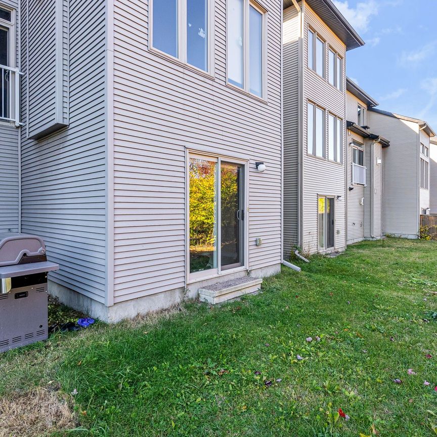 For Lease - 938 Fletcher Circle, Kanata, Ontario - Photo 1