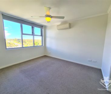 Extra Large 2 Bedroom Apartment - Photo 3