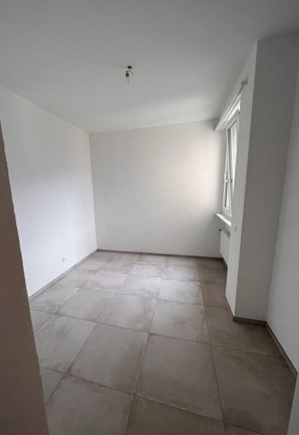 LUMINOUS RENOVATED 4.5-ROOM APARTMENT FOR RENT - Foto 5